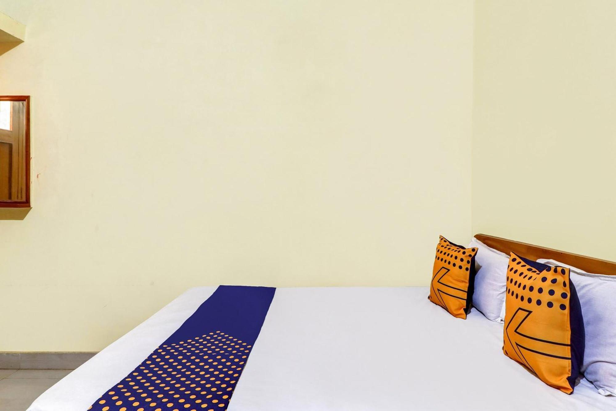 Hotel O Shivaye Rest House Деогар Екстер'єр фото